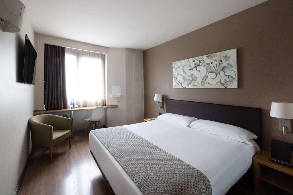 Catalonia Albeniz Hotel Barcelona Room photo
