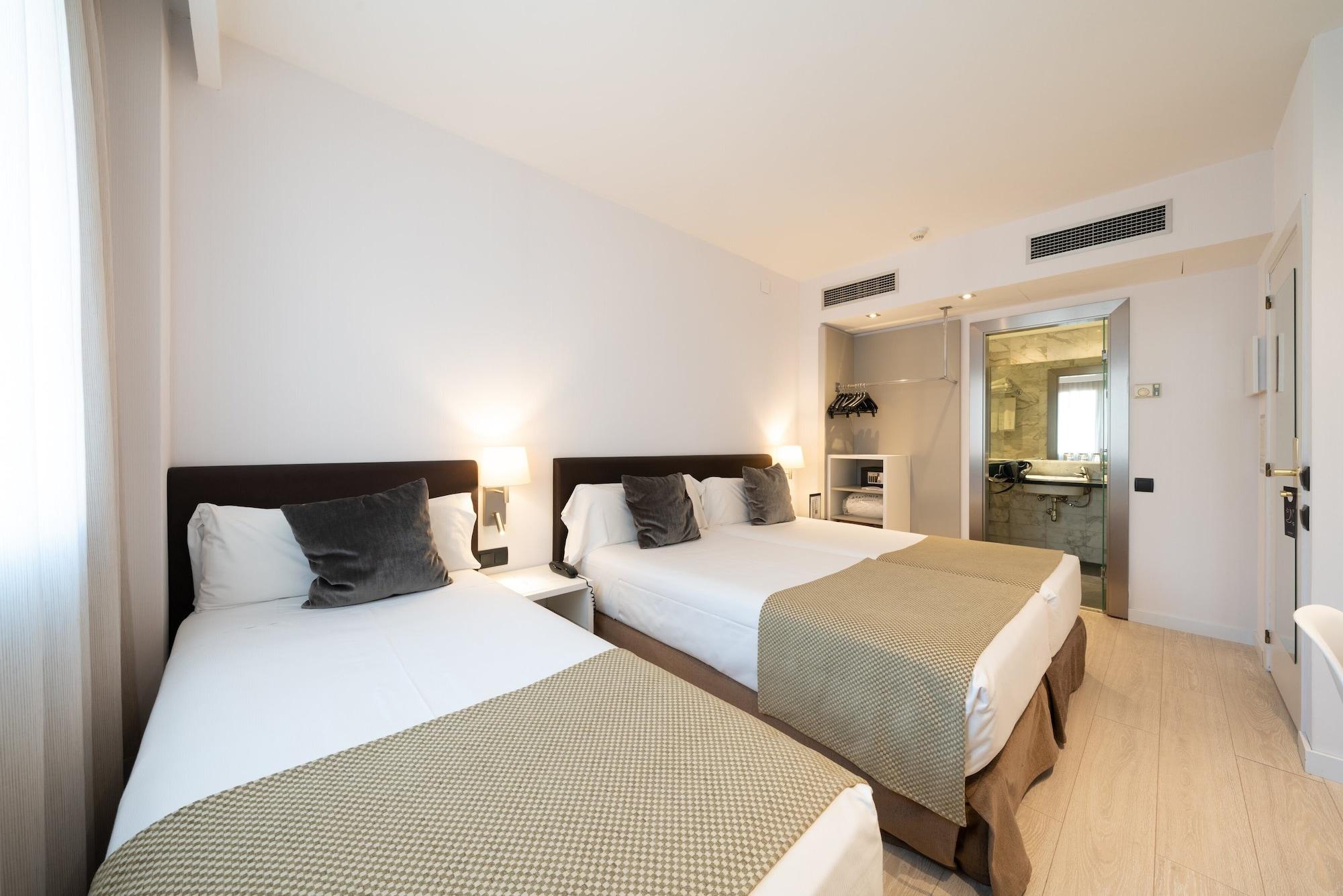 Catalonia Albeniz Hotel Barcelona Exterior photo