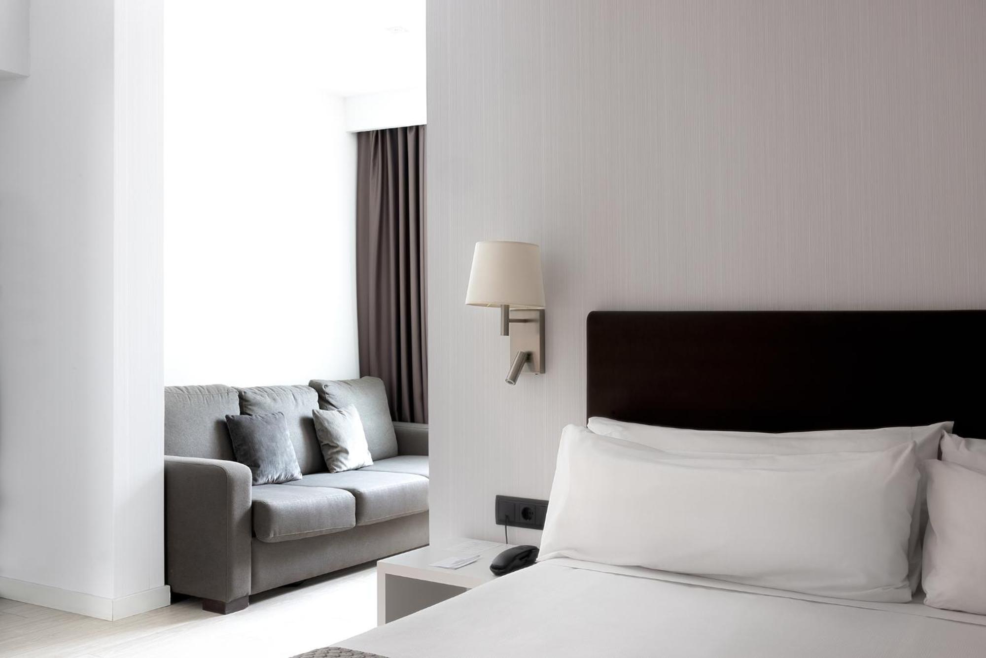 Catalonia Albeniz Hotel Barcelona Exterior photo