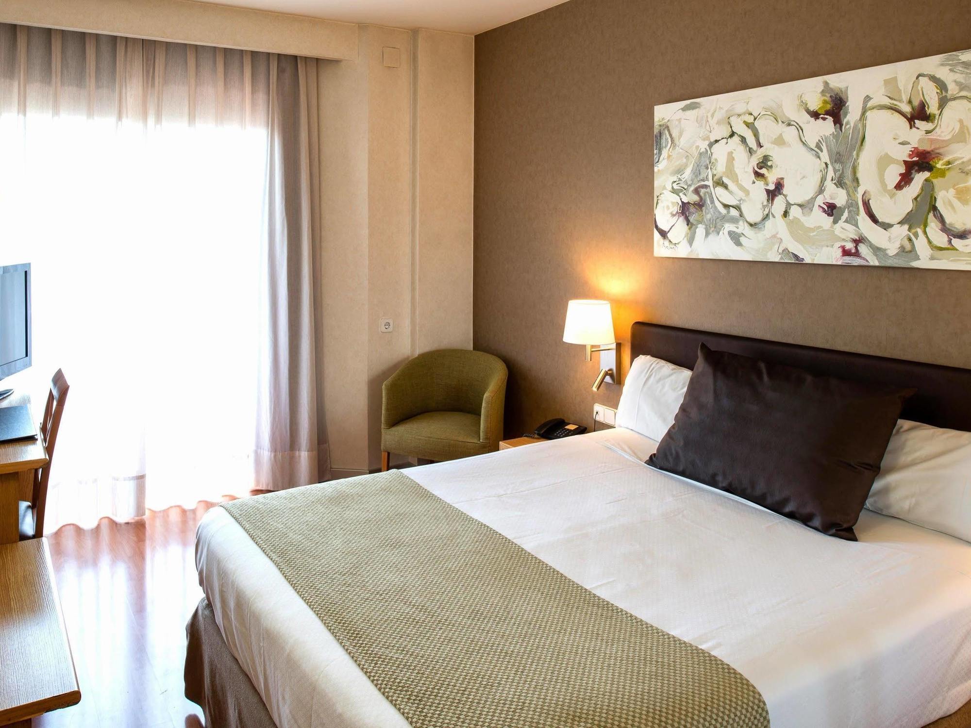 Catalonia Albeniz Hotel Barcelona Exterior photo